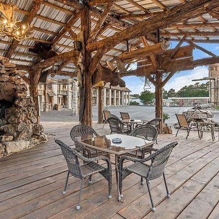 Stonegate Lodge King Bed Wifi 50 In Roku Tv Salt Water Pool Room # 101 Eureka Springs Zewnętrze zdjęcie