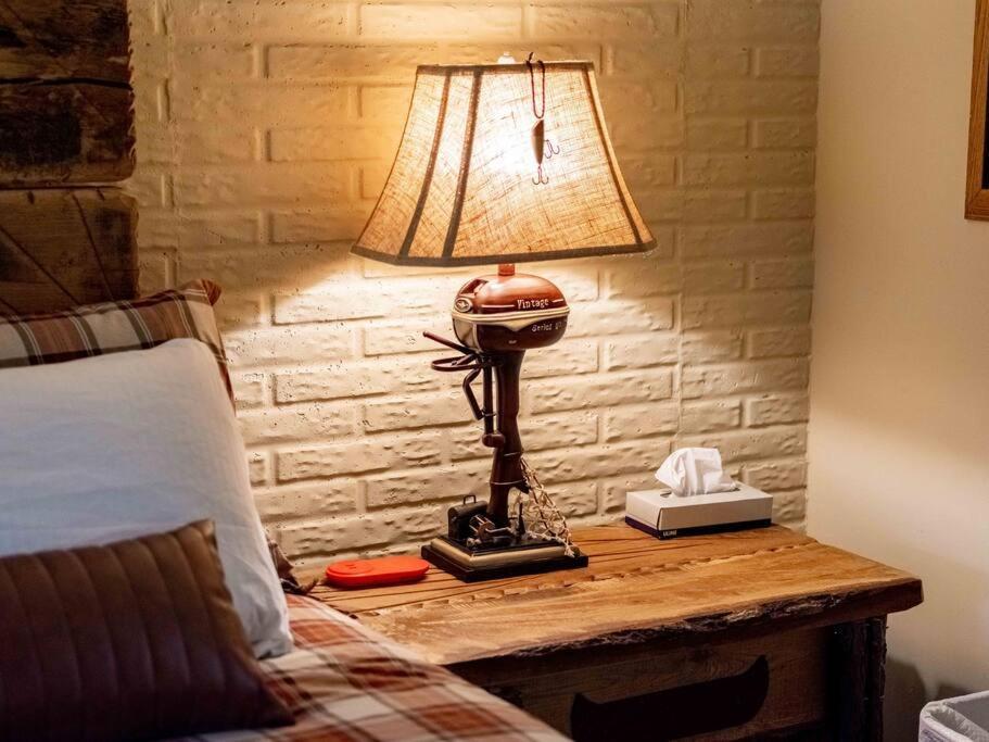 Stonegate Lodge King Bed Wifi 50 In Roku Tv Salt Water Pool Room # 101 Eureka Springs Zewnętrze zdjęcie